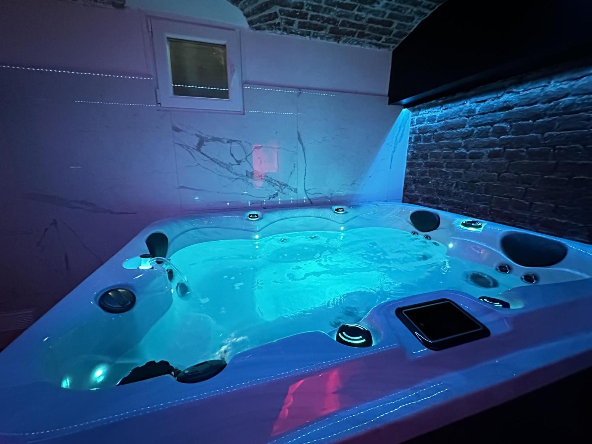 Le Bijou - Appartement, Sauna Et Jacuzzi - Lille Exterior foto